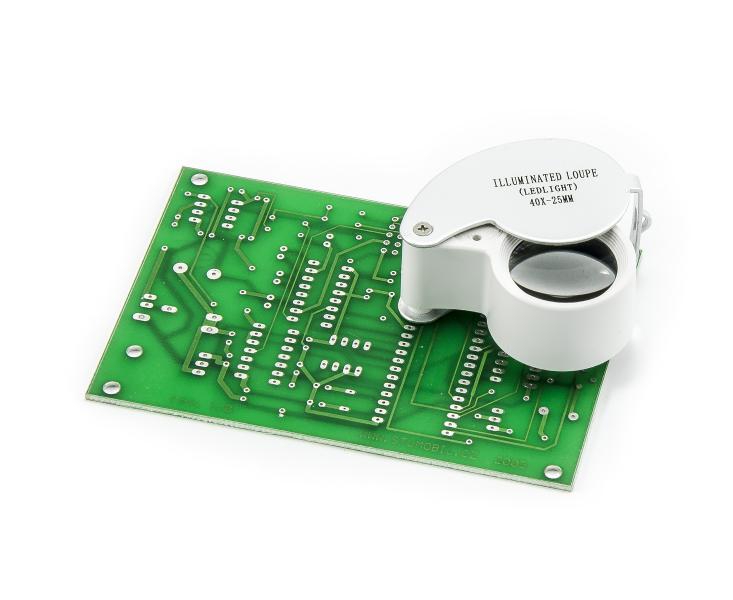 Lupa serwisowa z 40-krotnym powiększeniem i oświetlaczem LED o średnicy 25 mm