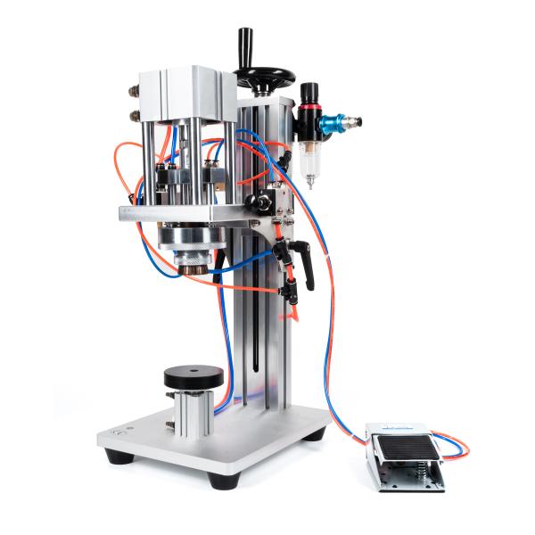 Prasa stołowa do zaciskania / zakręcania szklanych butelek i flakonów na perfumy