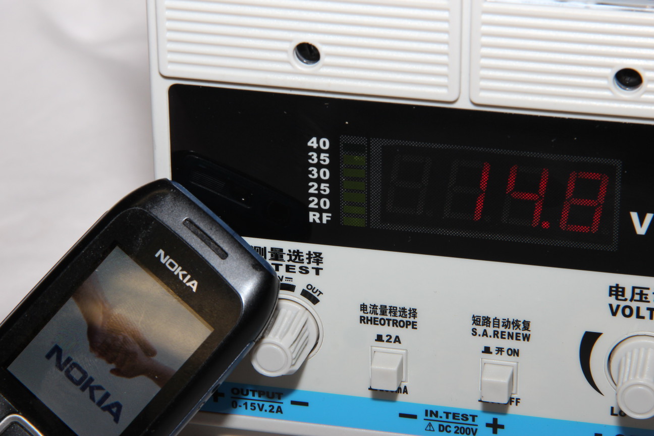 Zasilacz laboratoryjny RF-1502T 0-15V/2A
